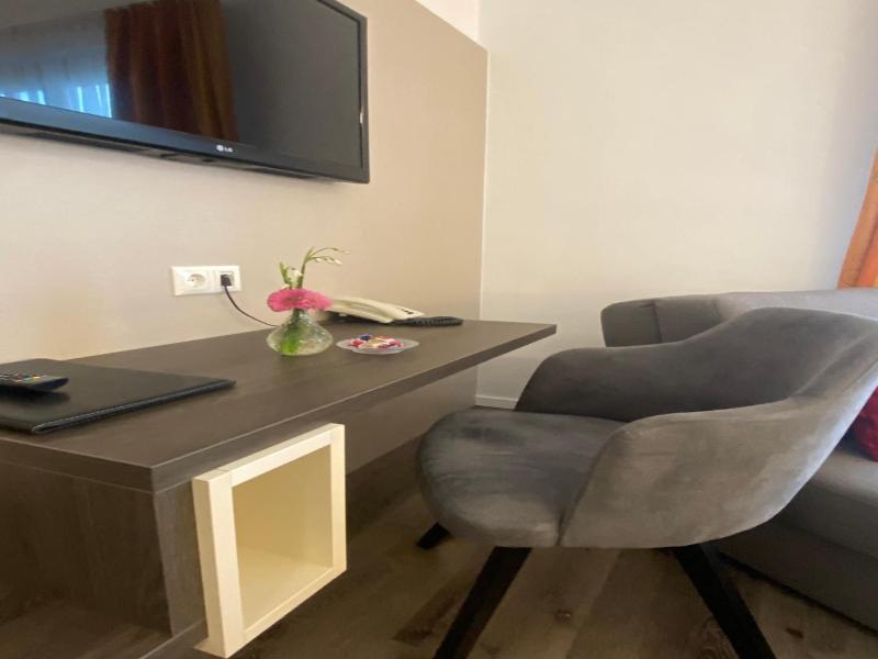Simon Hotel Cafv image