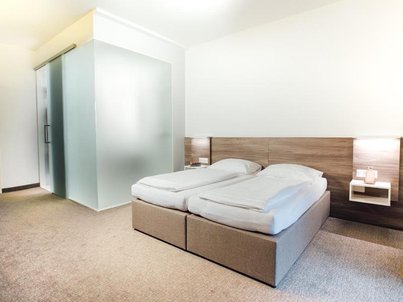 Simon Hotel Cafv image