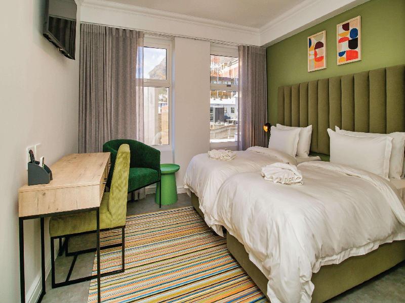 Parliament Hotel image