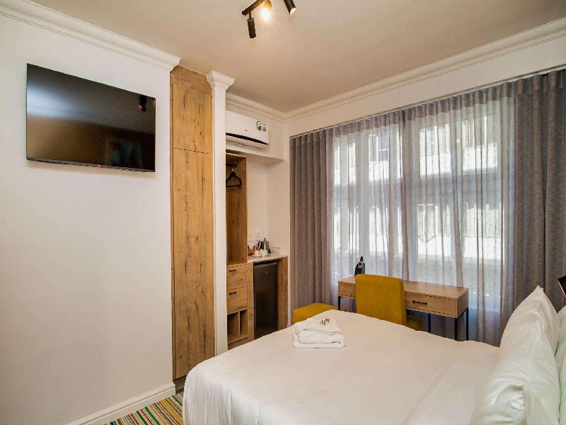 Parliament Hotel image