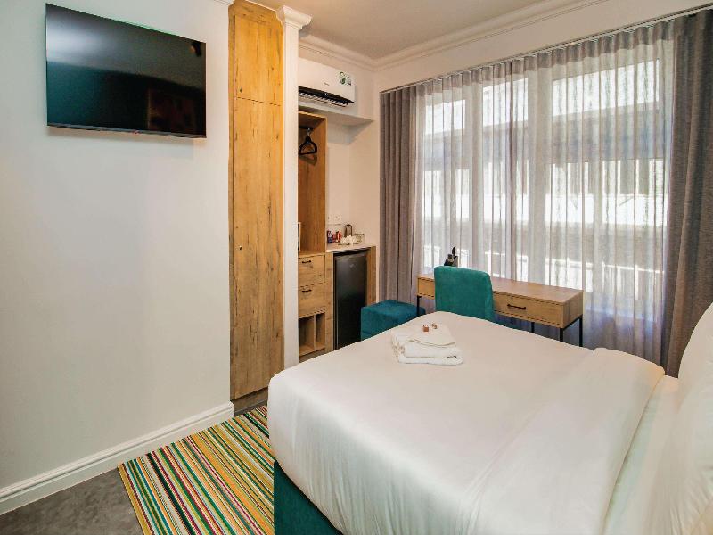 Parliament Hotel image