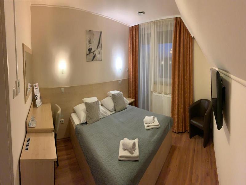 Nimrv D Hotel V S Vatterem image