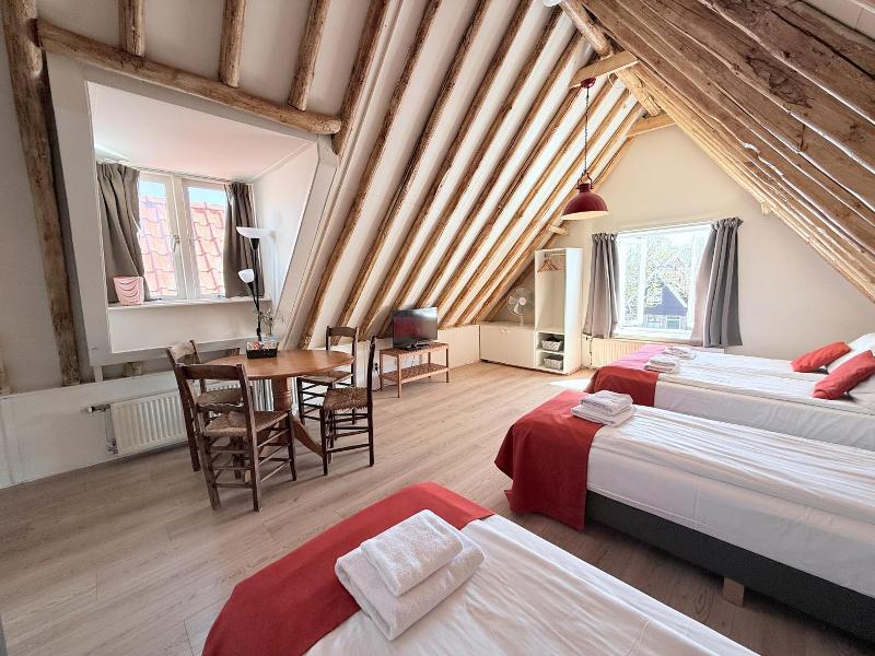 Hotel Cafe De Harmonie image