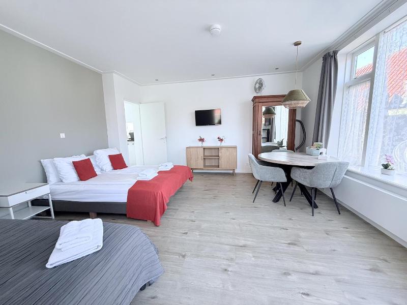 Hotel Cafe De Harmonie image