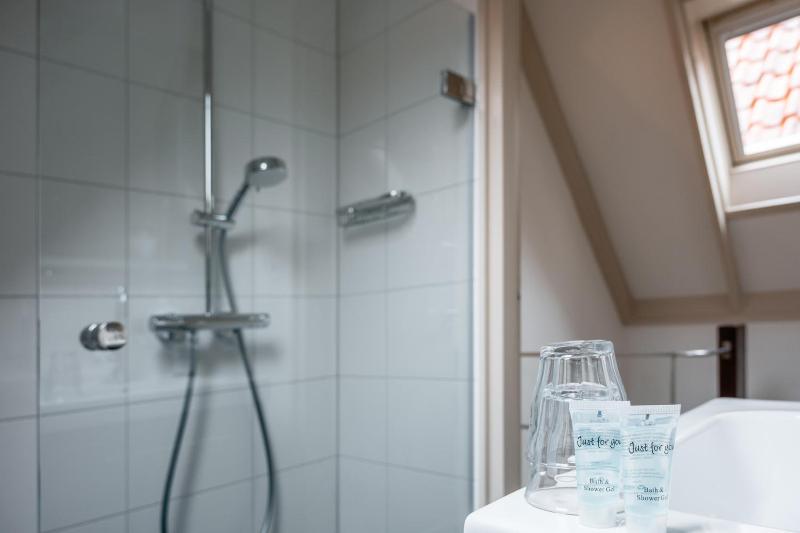 Hotel Cafe De Harmonie image