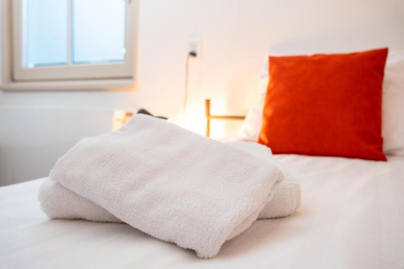 Hotel Cafe De Harmonie image