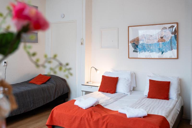 Hotel Cafe De Harmonie image