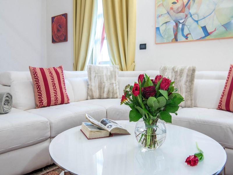 Loger Confort Residence Apartments image
