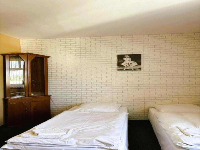 Motel Petro image