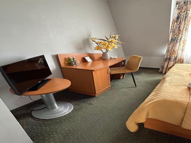 Motel Petro image