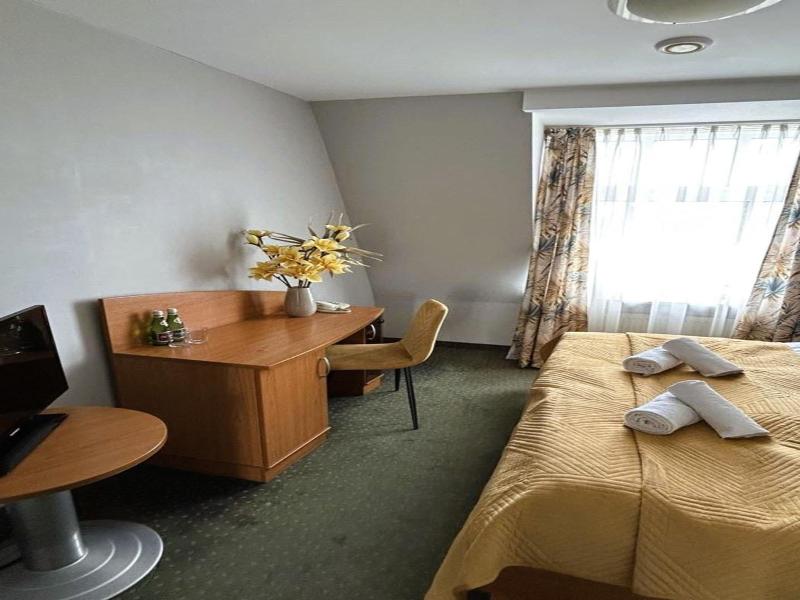 Motel Petro image