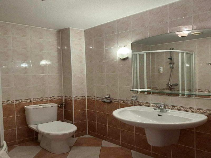 Motel Petro image