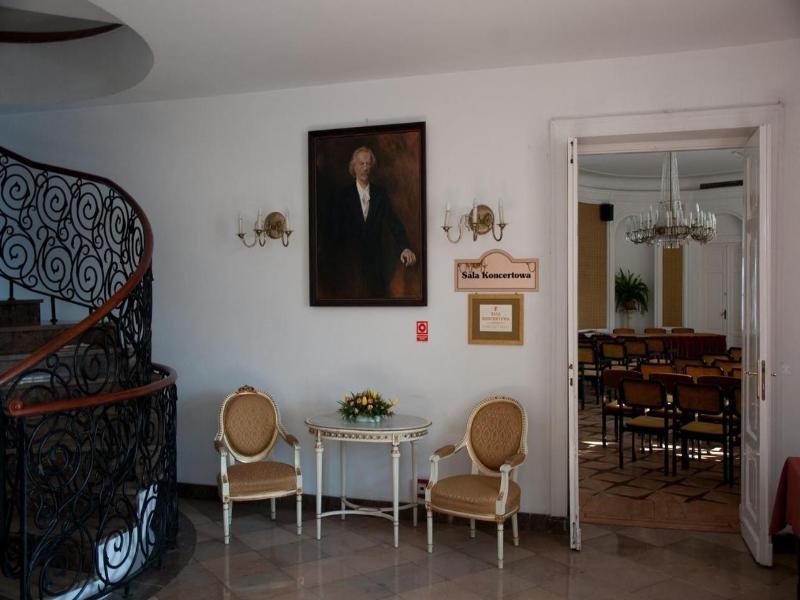 Hotel Zamek Pu Ctusk Dom Polonii image