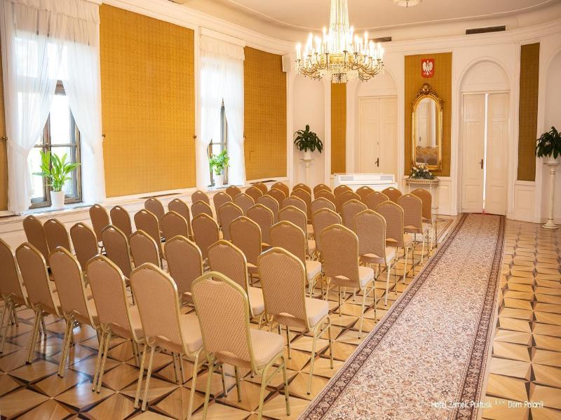 Hotel Zamek Pu Ctusk Dom Polonii image