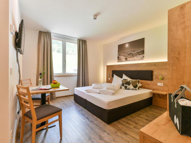 Alpine Lodge Klosterle Am Arlberg image