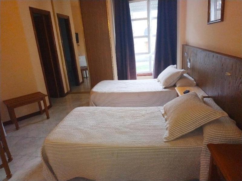 Hotel Cristaleiro image