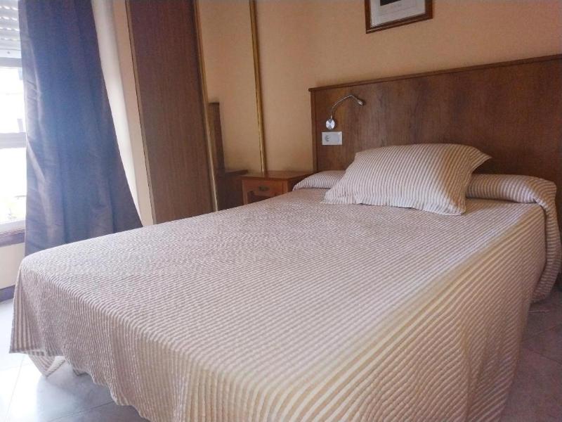 Hotel Cristaleiro image