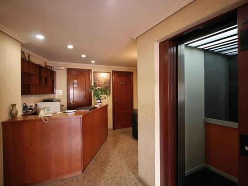 Hotel Cristaleiro image