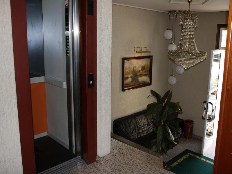 Hotel Cristaleiro image
