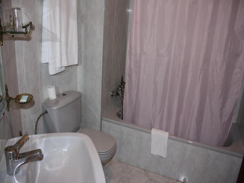 Hotel Cristaleiro image