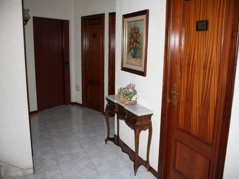 Hotel Cristaleiro image