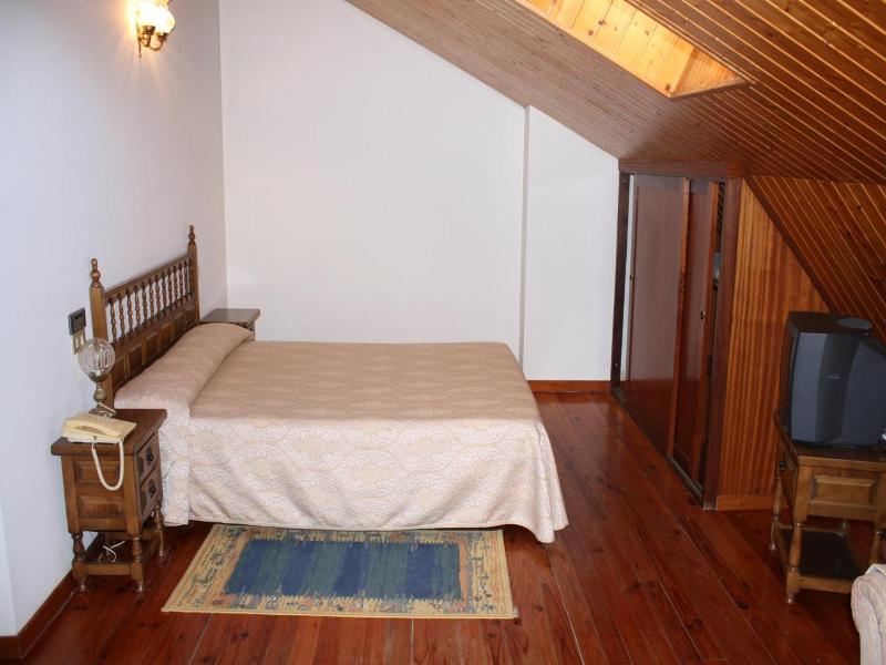 Hotel Cristaleiro image