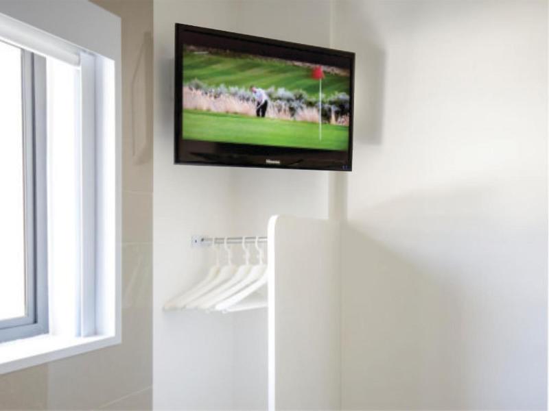 Check Inn Hotel image