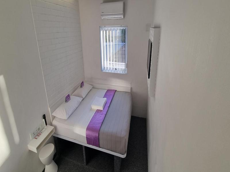 Check Inn Hotel image