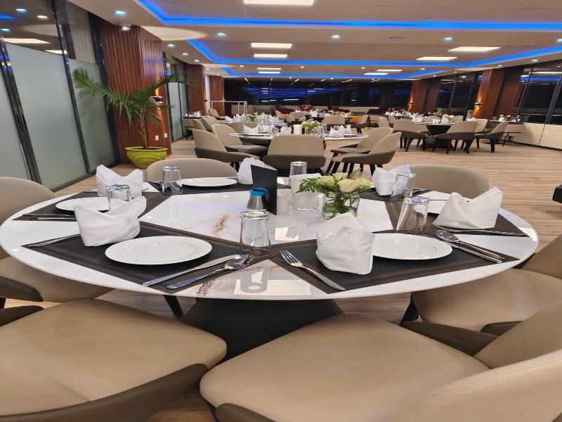Glam Hotel image