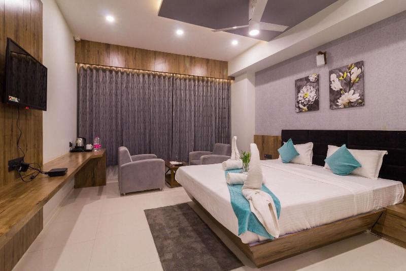 Hotel Green City image