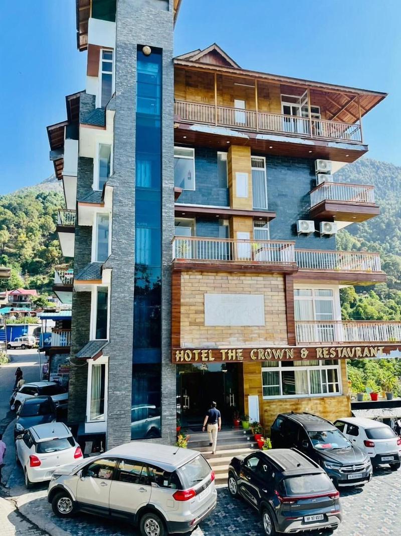 Hotel The Crown image