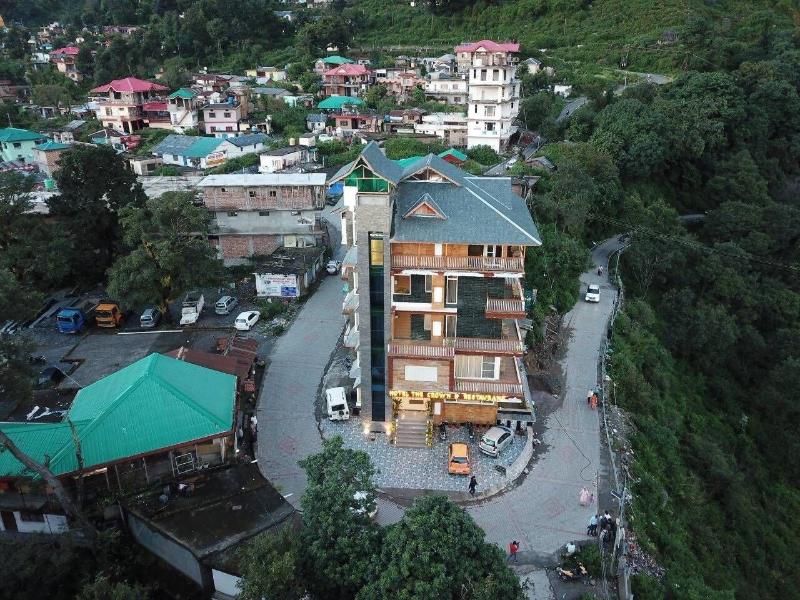 Hotel The Crown image
