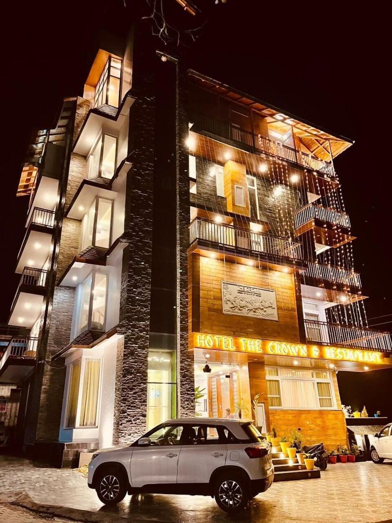 Hotel The Crown image