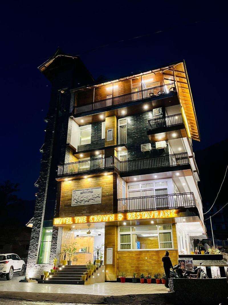 Hotel The Crown image