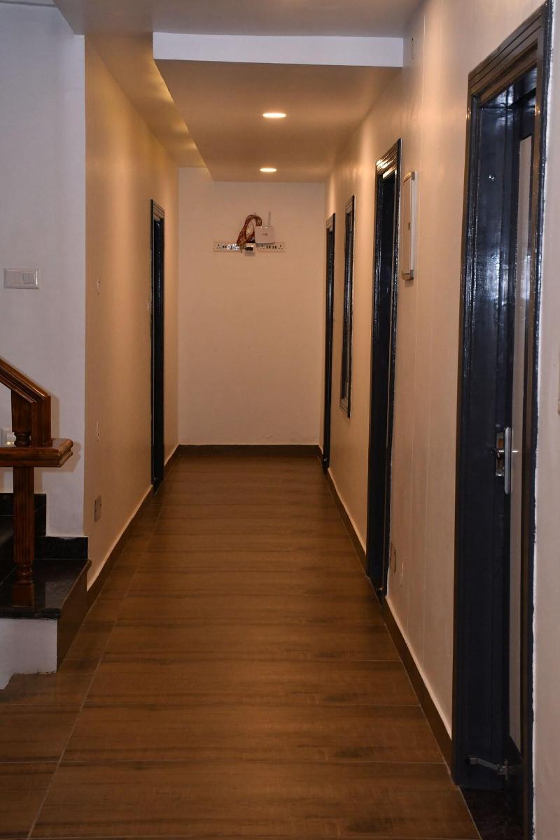 Hotel The Crown image