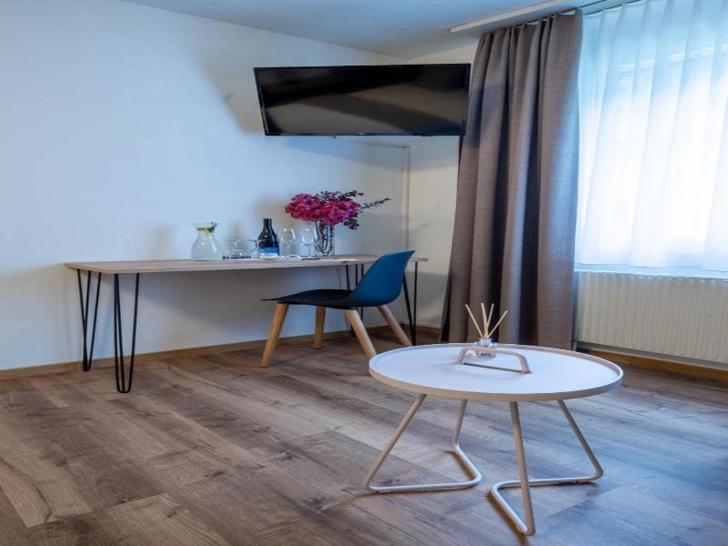 Hotel Alpina image