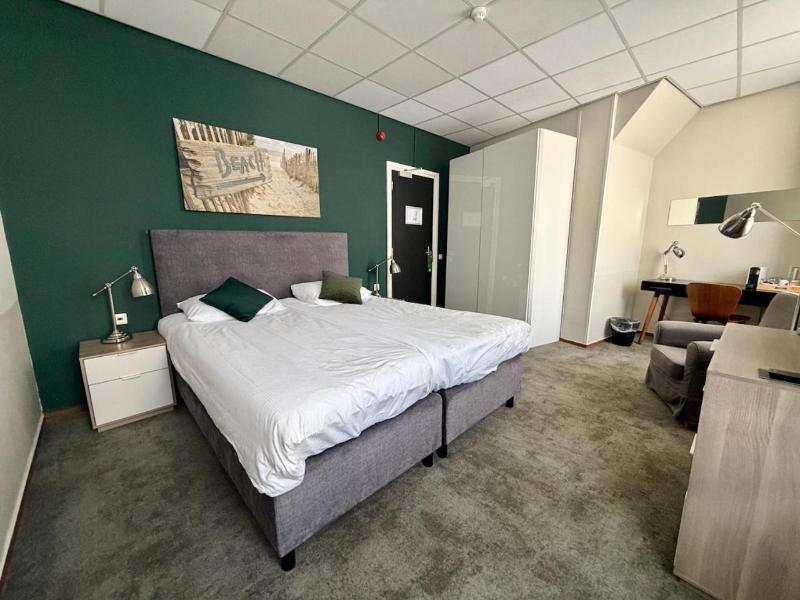 Hotel Royal image