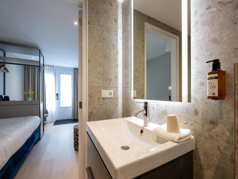 Hotel Royal image