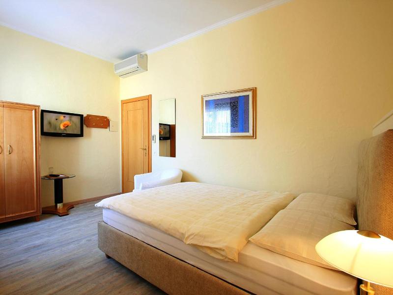 Hotel Garni Golf image