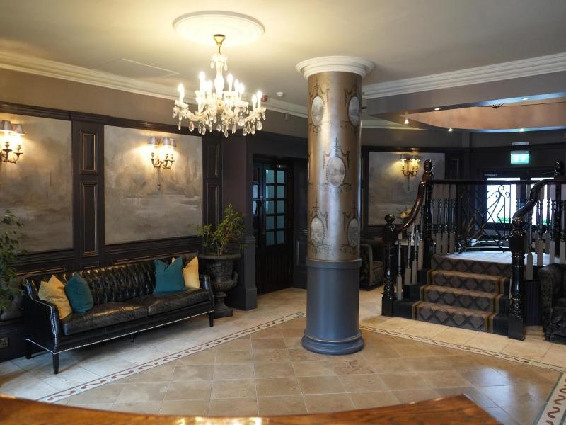 Benedicts Hotel image