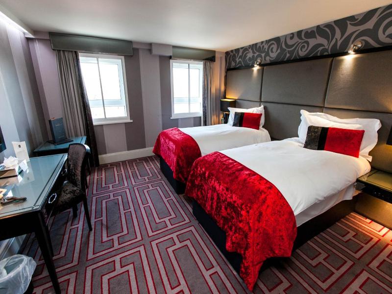 Benedicts Hotel image