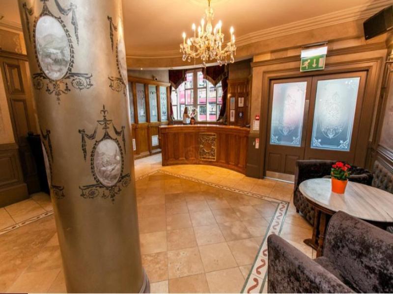 Benedicts Hotel image