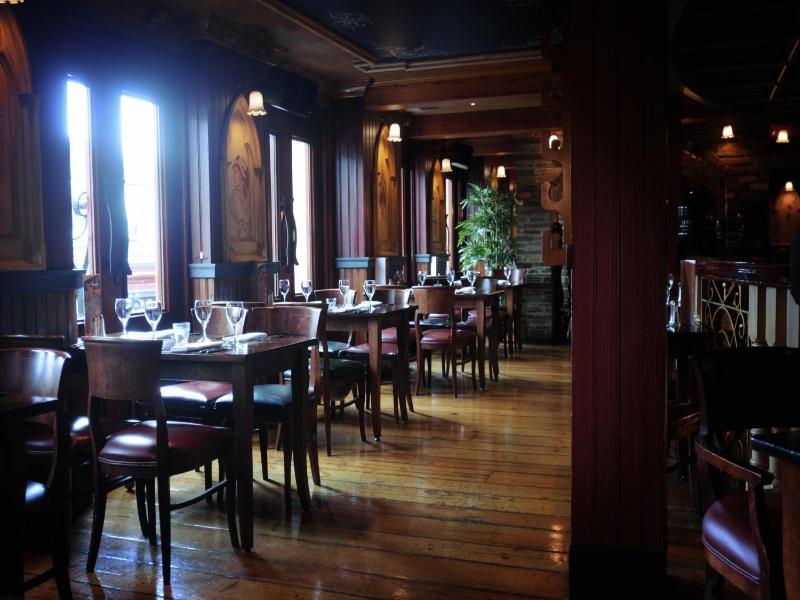 Benedicts Hotel image