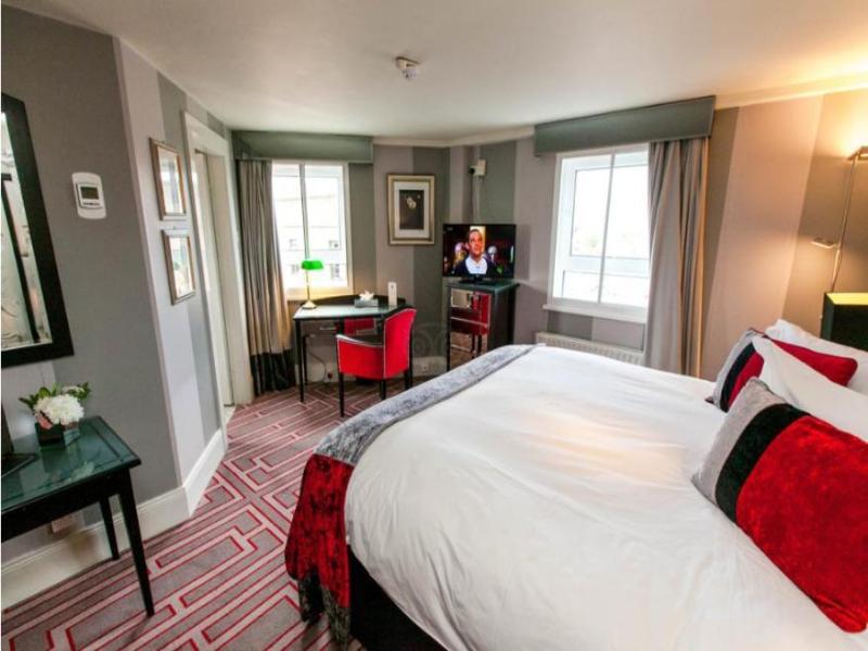 Benedicts Hotel image