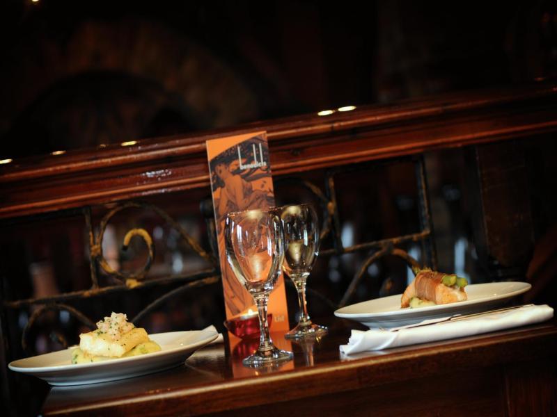 Benedicts Hotel image