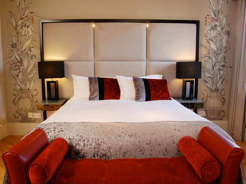 Benedicts Hotel image