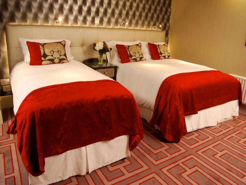 Benedicts Hotel image