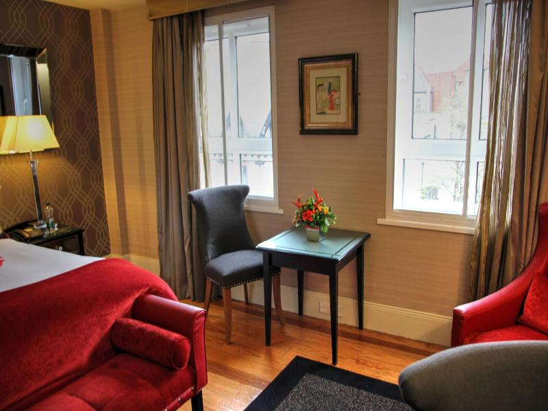 Benedicts Hotel image