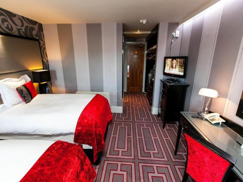 Benedicts Hotel image