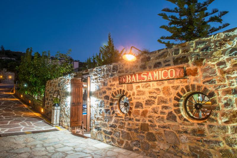 Balsamico Traditional Suites 4 *